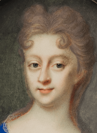 Dame in dunkelblauem Kleid — 17589