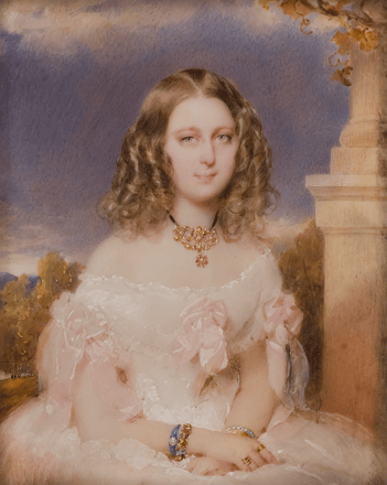 Dame in weißem Kleid mit rosa Schleifen — 12221