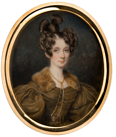 Dame in braunem Kleid mit Pelzkragen